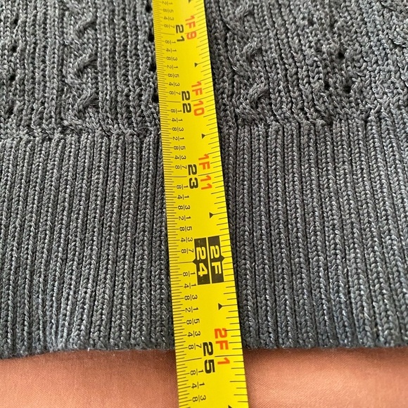 Banana Republic Factory Size S Gray Open Knit Shimmer Pullover V-Neck Sweater - Picture 7 of 7